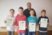 2. Klassen - Kategorie: Benjamin 1. Platz 2D Jakob Ecker 2. Platz 2B Livia Mayr (nicht am Bild) 2. Platz 2C Lukas Fürthauer 4. Platz 2E Lukas Hutter 5. Platz 2A Georg Borgmann