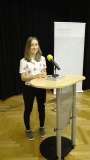 Selina bei ihrer Präsentation