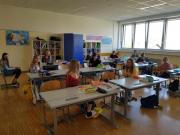 Die 2c-Klasse des Rohrbacher Gymnasiums freut sich über den Schulstart. Bild: Fellhofer